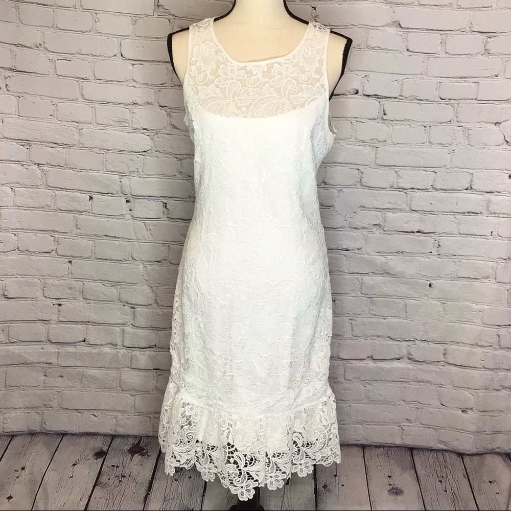 White House Black Market White Lace Sleeveless Illusion Neckline Sheath 8